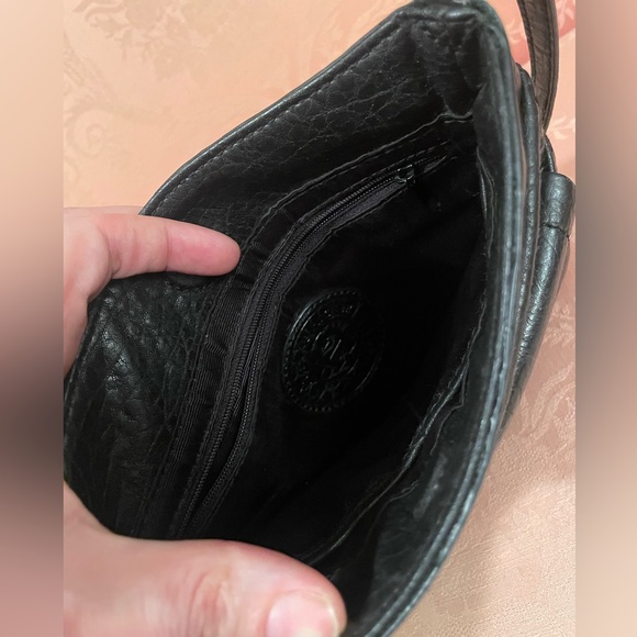 Etienne Aigner Leather Crossbody purse, black - Picture 4 of 12